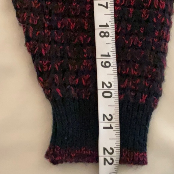 Women's Red and Black Sweater - Picture 4 of 8